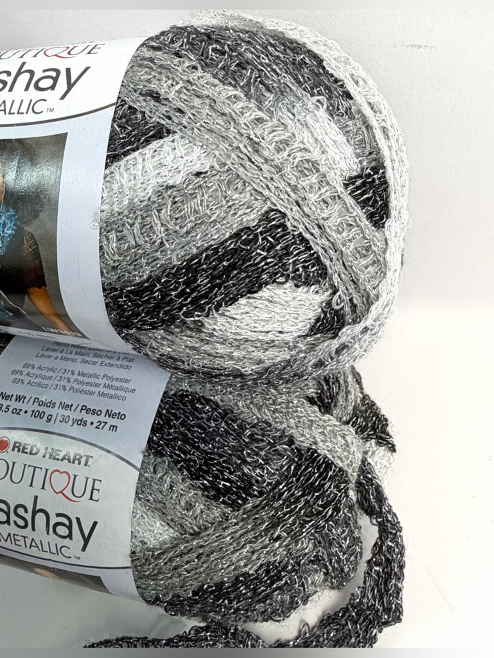 Red Heart Sashay Metallic Yarn Lot of 2 Black Gray Diamonds - Picture 6 of 7